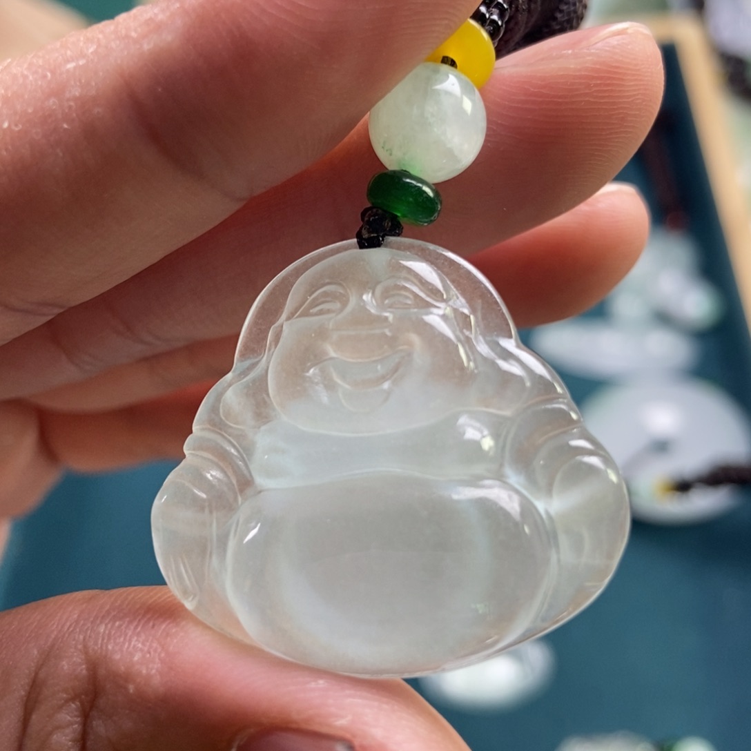 翡翠未镶嵌颈饰佛公