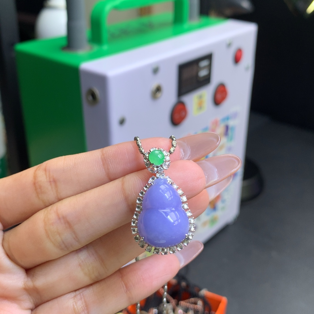 向***葵翡翠18K金镶嵌颈饰