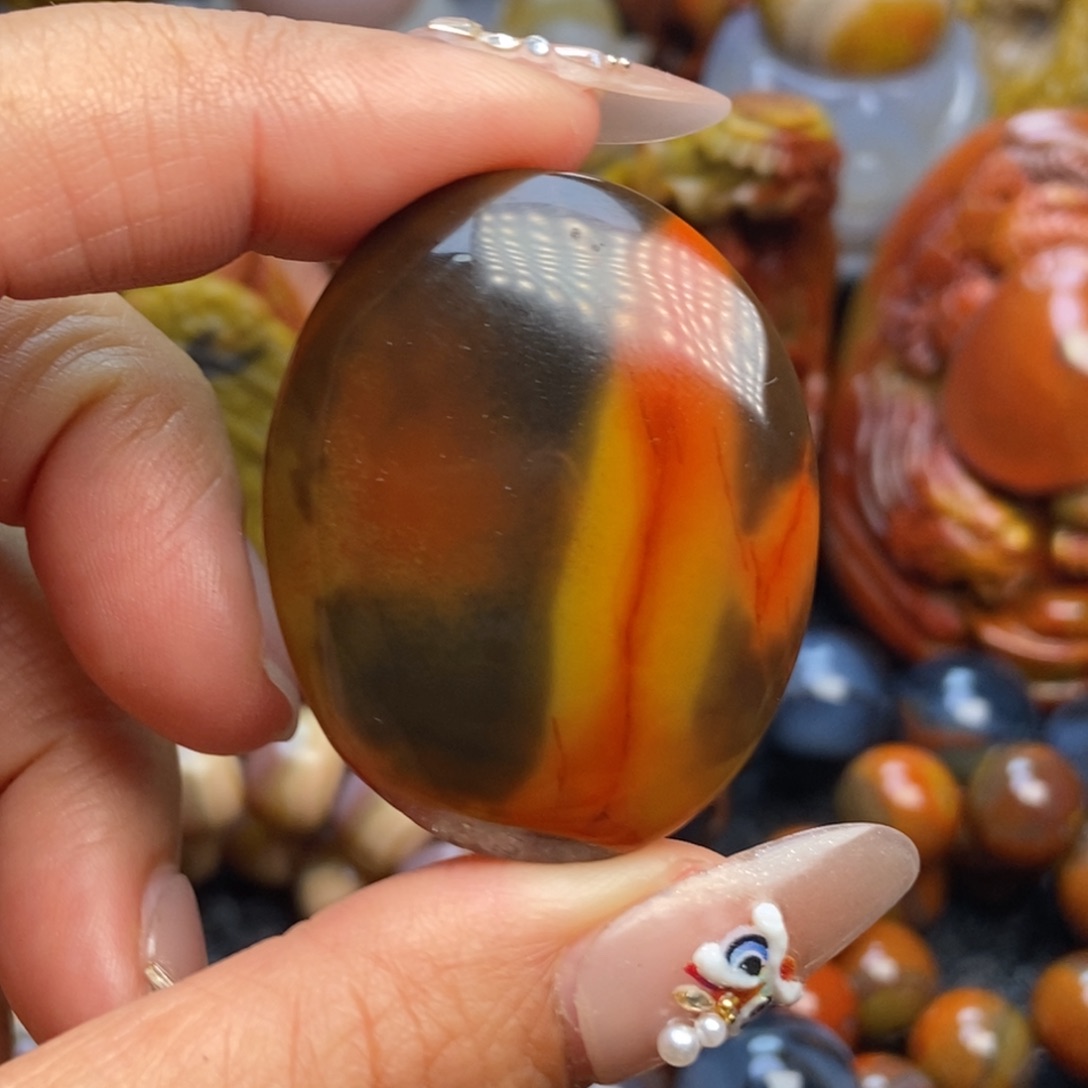 玛瑙/玉髓颈饰未镶嵌战国红