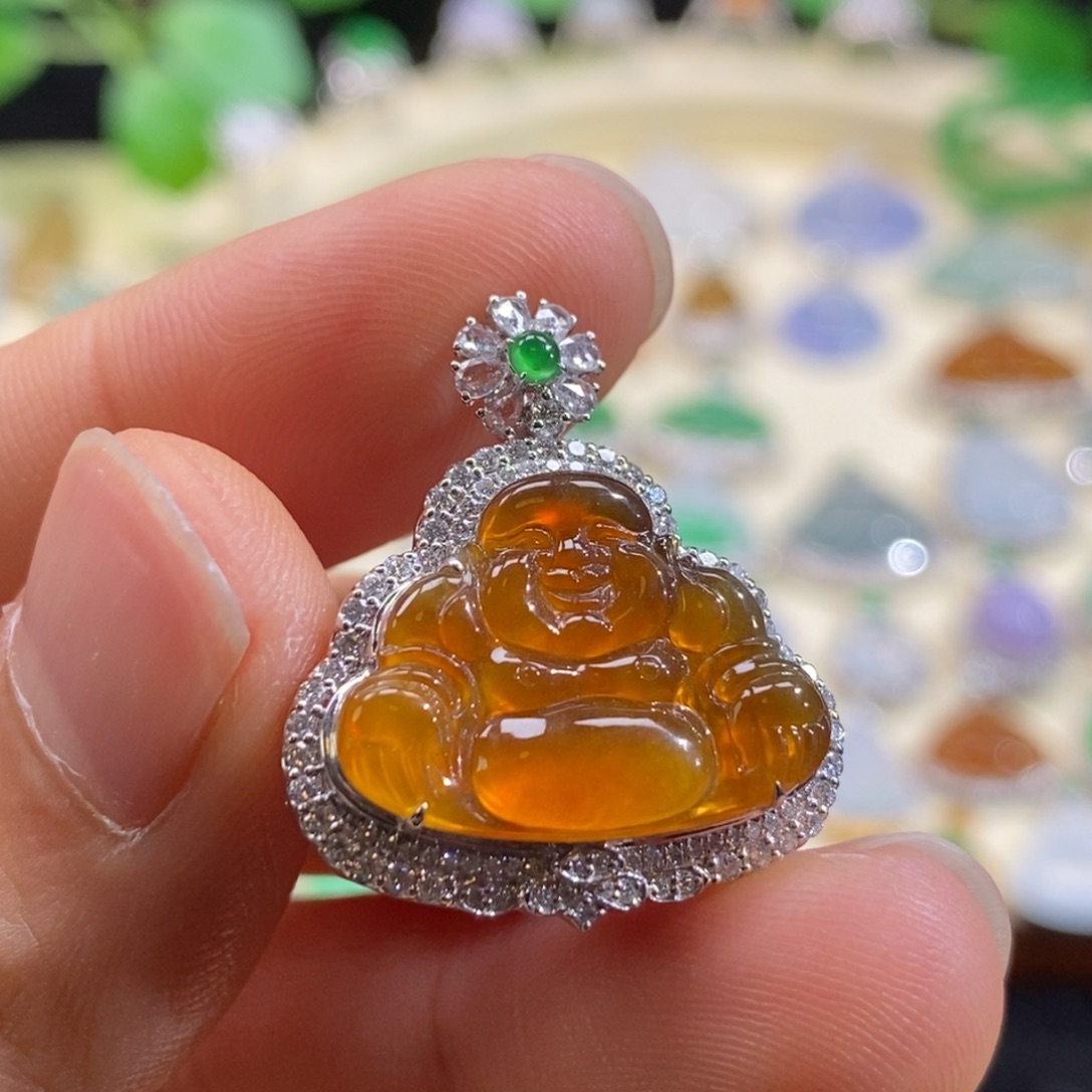 翡翠18K金镶嵌颈饰