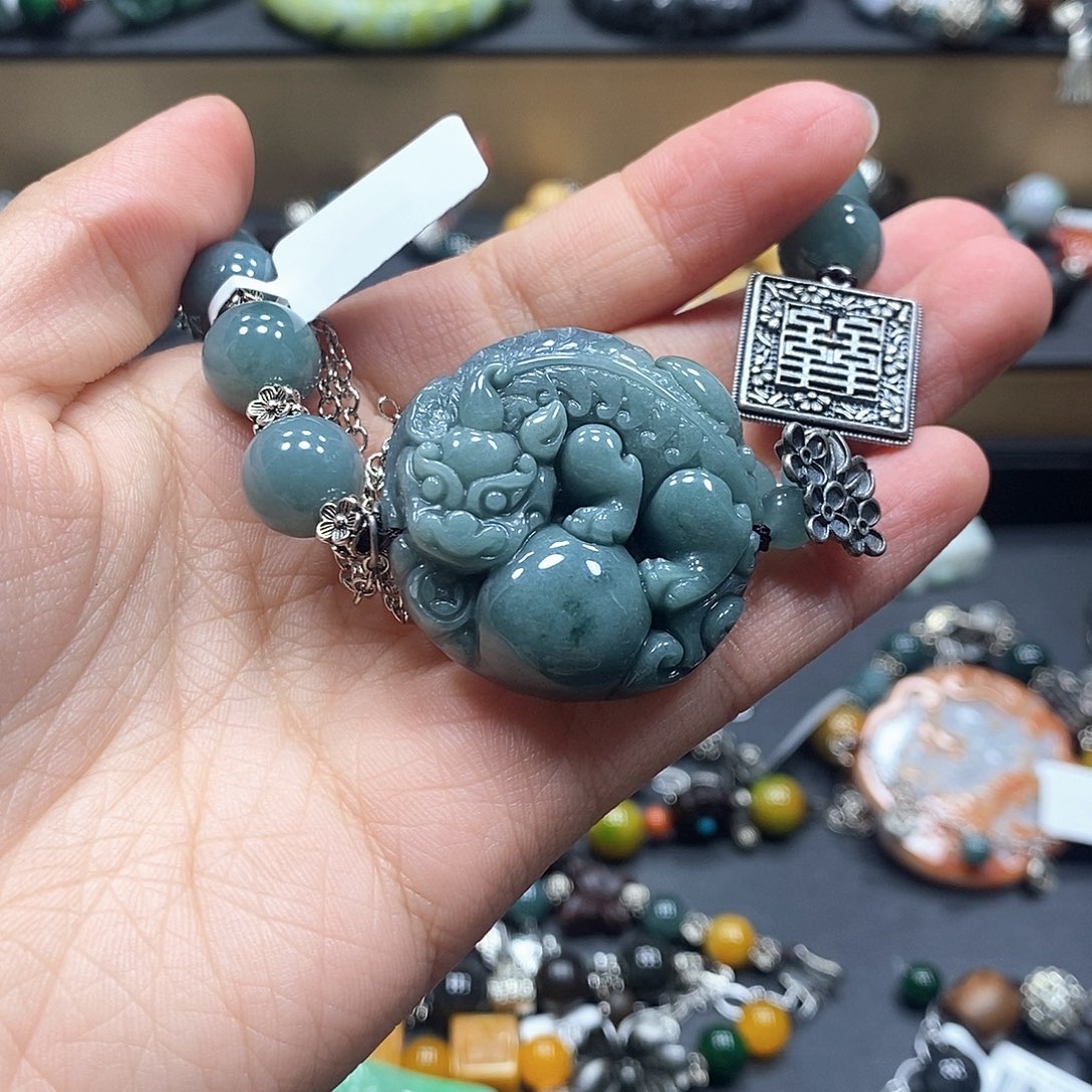 M***Z翡翠未镶嵌手链手链