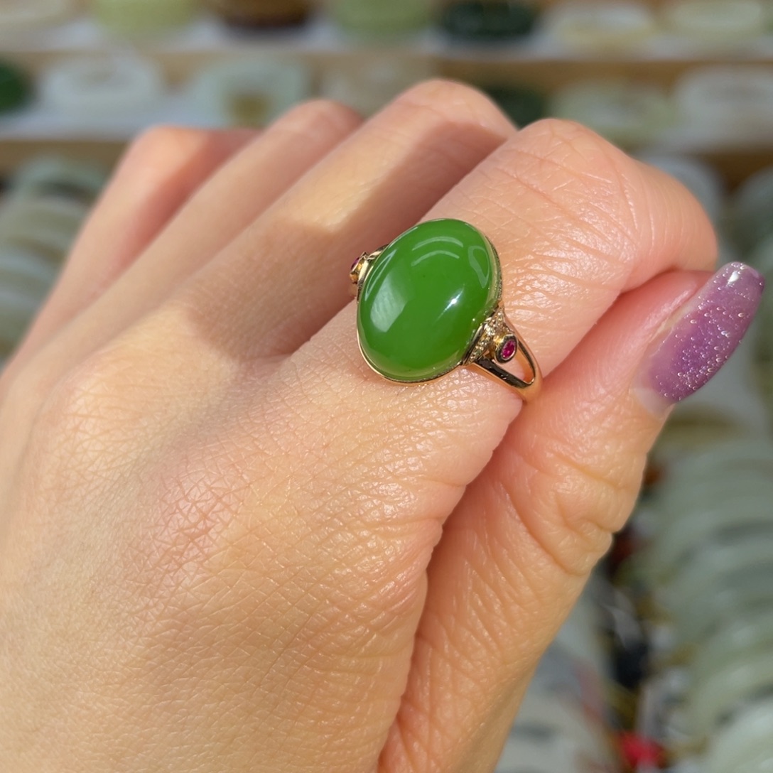 和田玉戒指18K金镶嵌