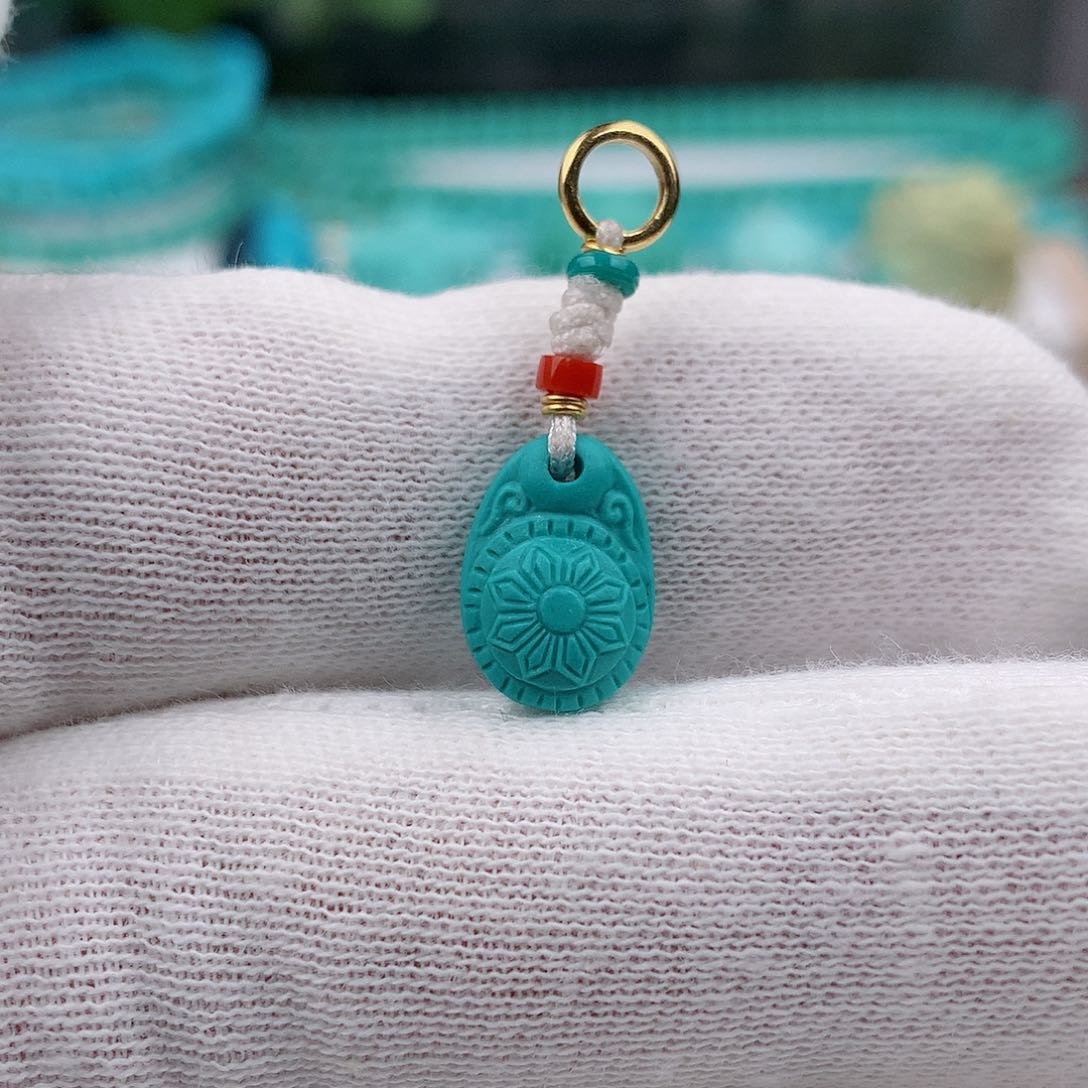 绿松石侧挂未镶嵌