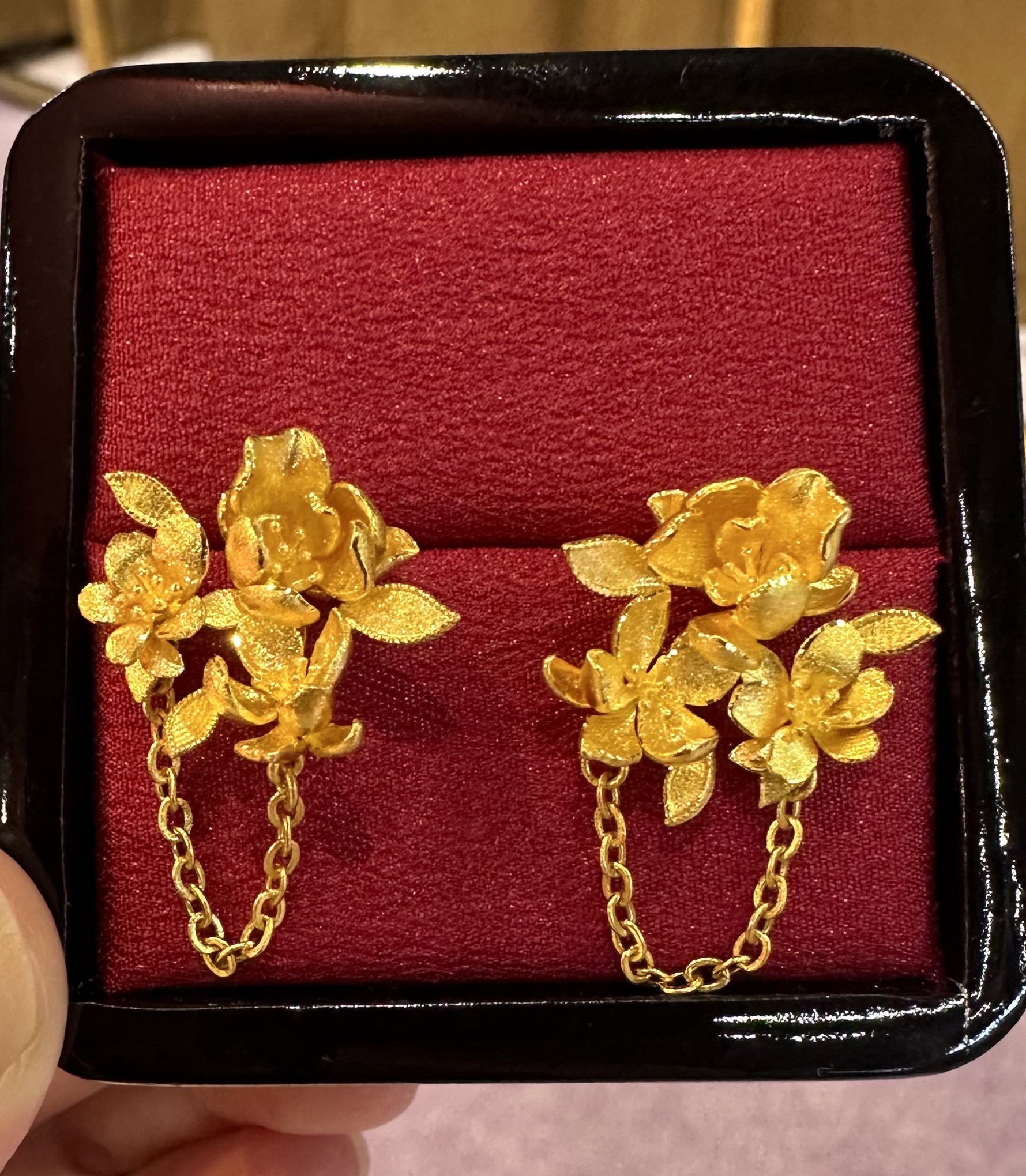 鳳喆古法錾刻工艺设计师款花花节婚嫁国风日常耳钉(一对)足金999