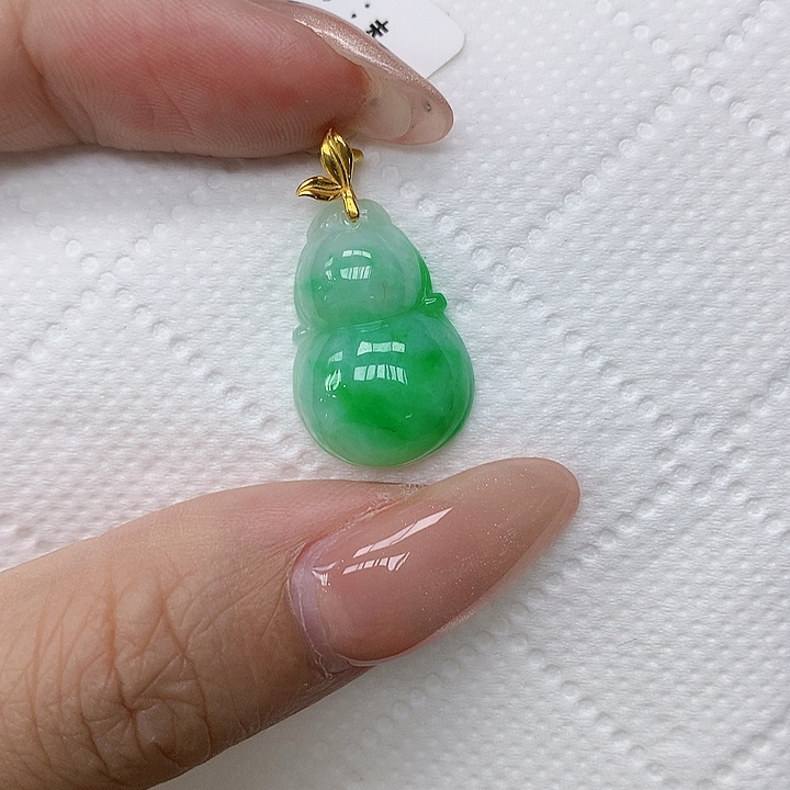 颈饰18K金镶嵌翡翠
