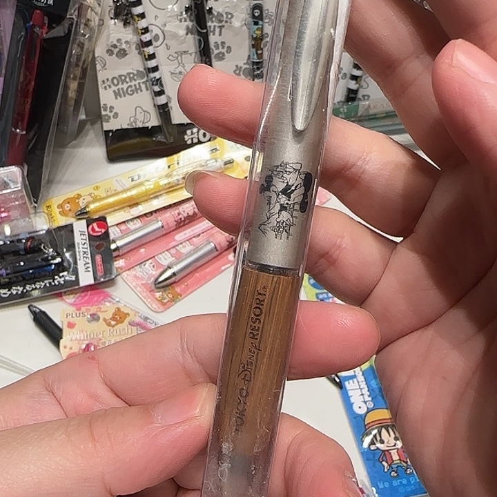 米奇木头握手圆珠笔一支
