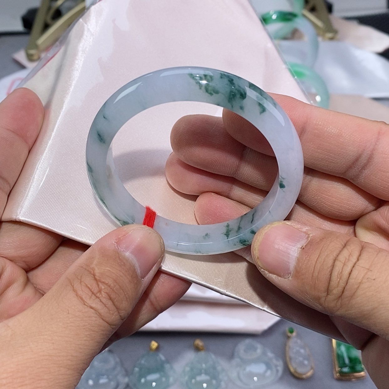 【闪购商品】未镶嵌手镯翡翠