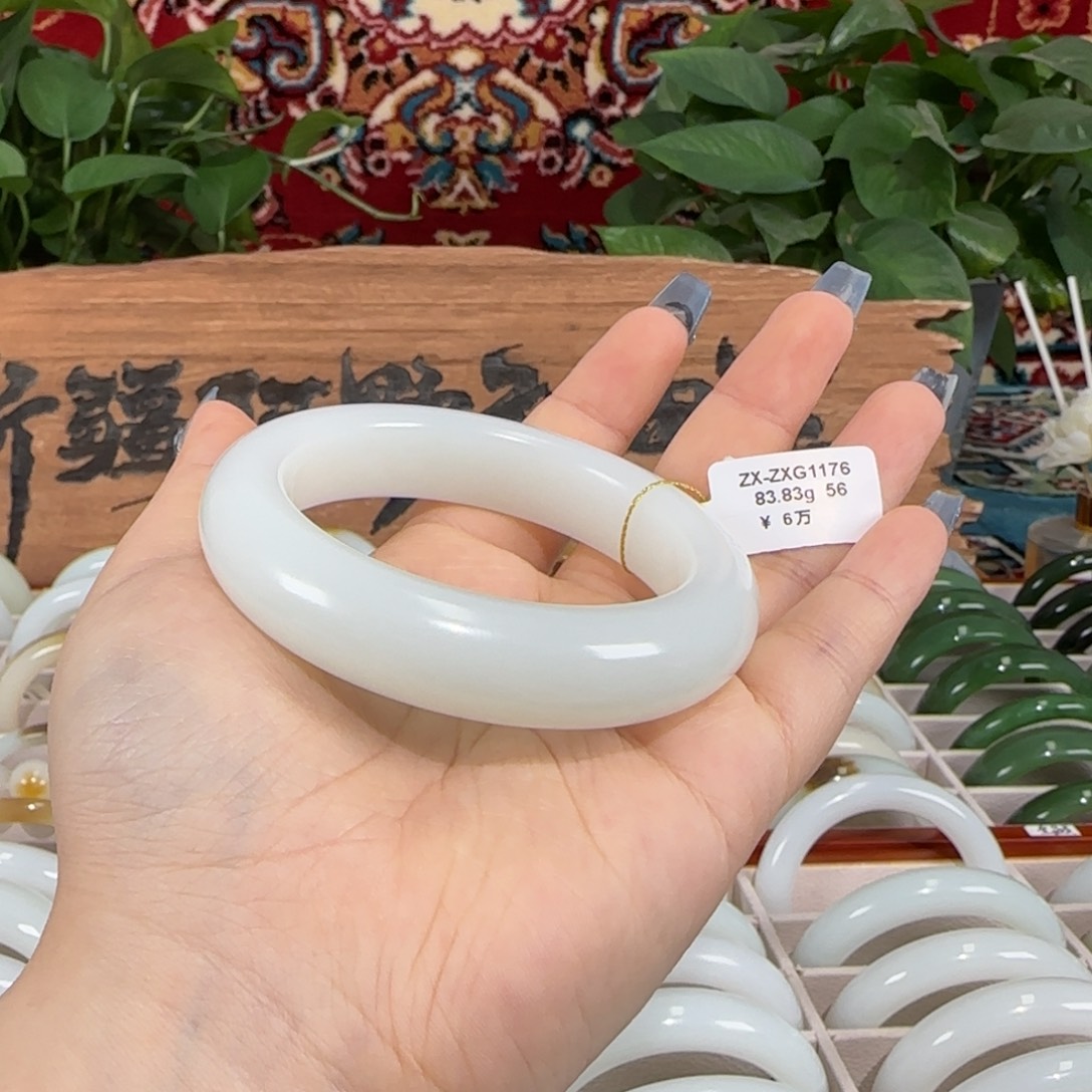 未镶嵌手镯和田玉新疆和田玉羊脂白玉手镯柔光l厚装轮胎镯