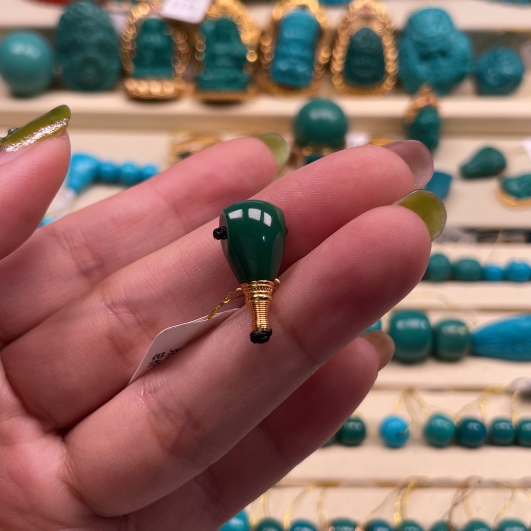 18K金镶嵌绿松石珠宝奇石