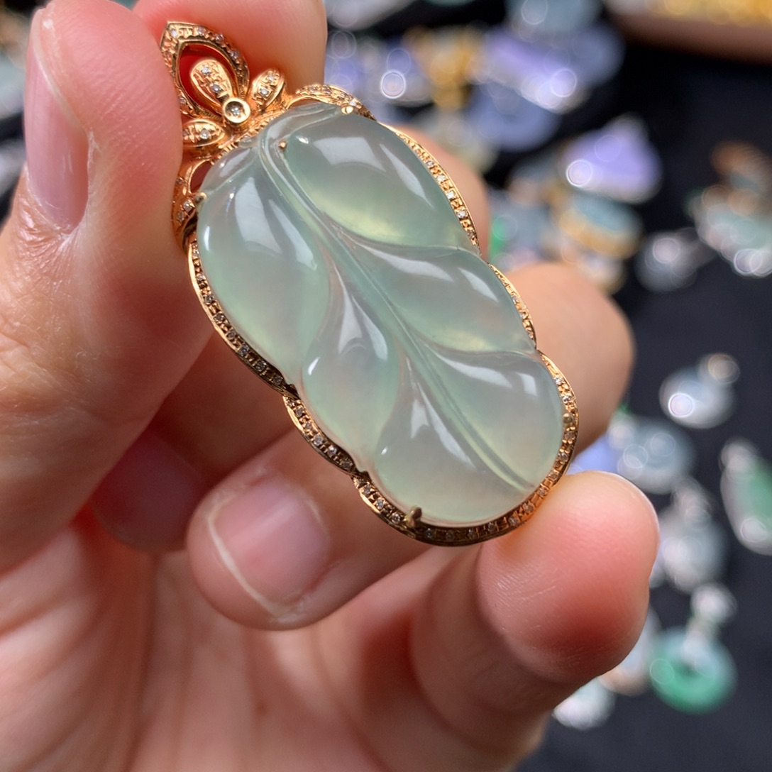 吊坠(不含链)18K金镶嵌翡翠