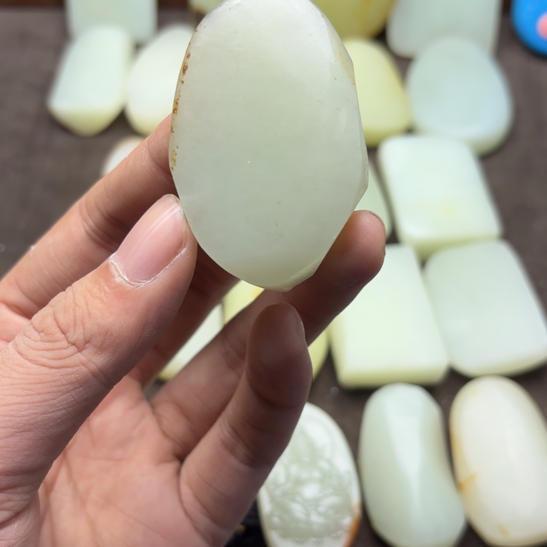 白***尔定制和田玉未镶嵌挂件