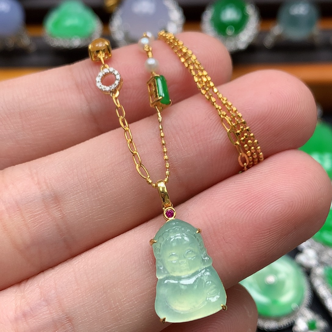 翡翠18K金镶嵌颈饰