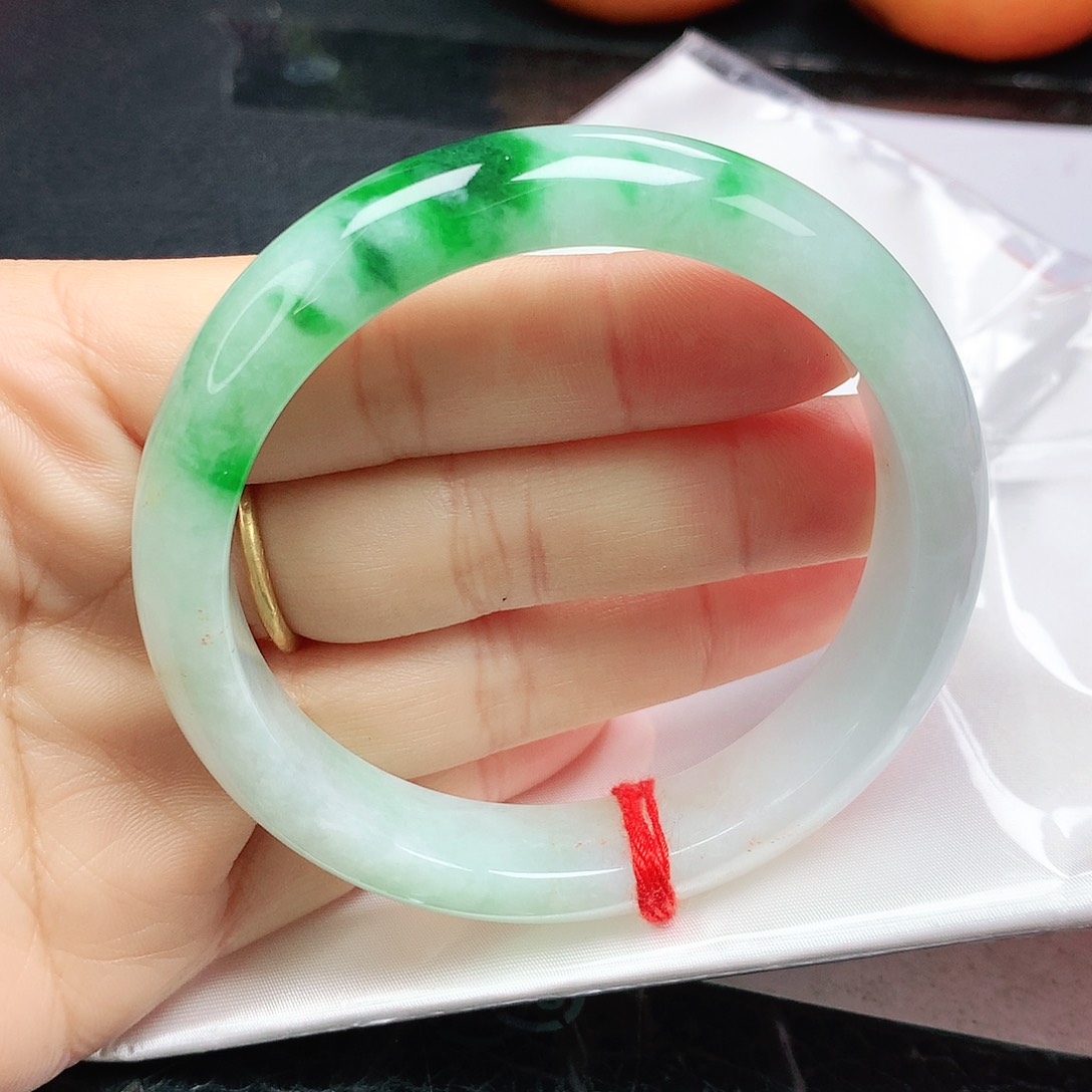 翡翠手镯未镶嵌正5657