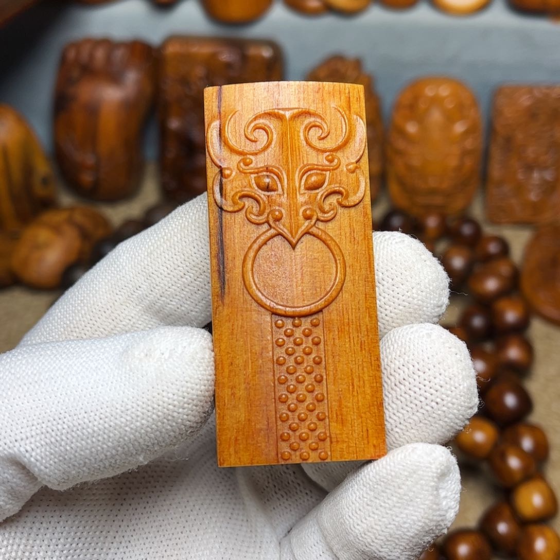 贡木吊坠贡木吊坠