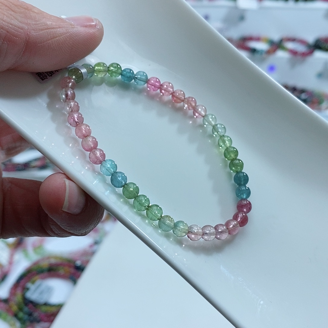 碧玺碧玺未镶嵌碧玺