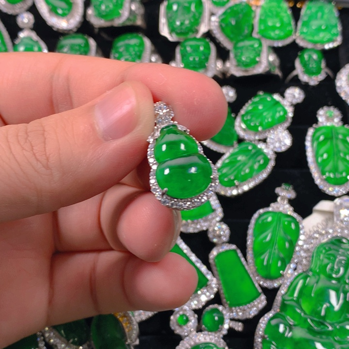 翡翠颈饰银S925镶嵌葫芦