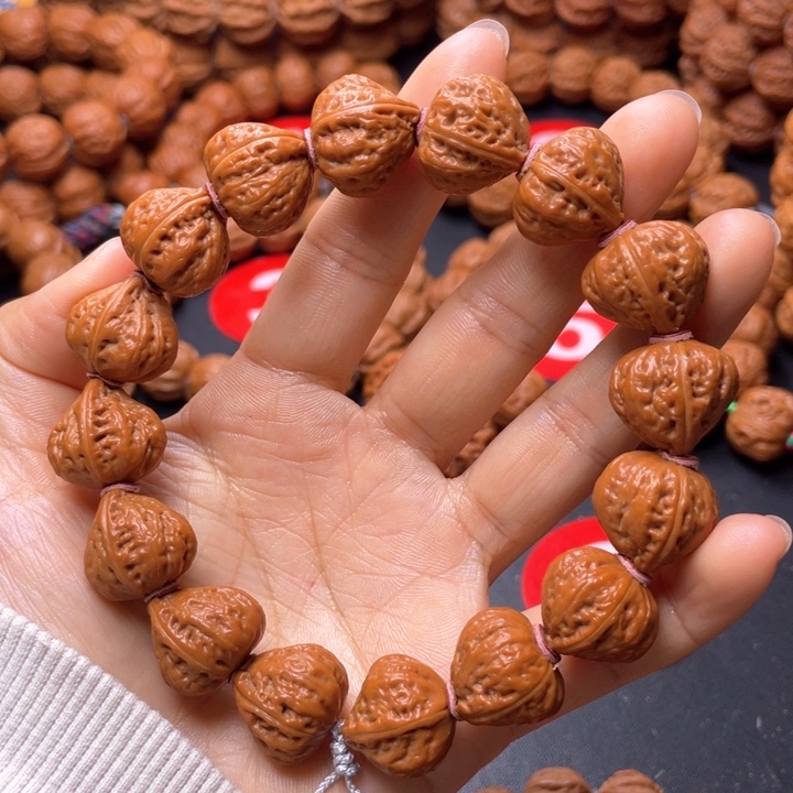 文玩核桃吊坠桃心异形