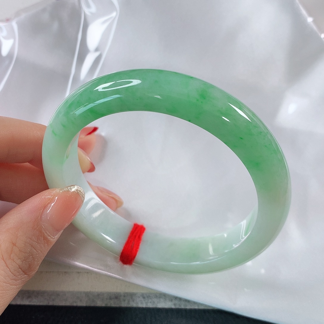 翡翠手镯未镶嵌 正圈①①⑤