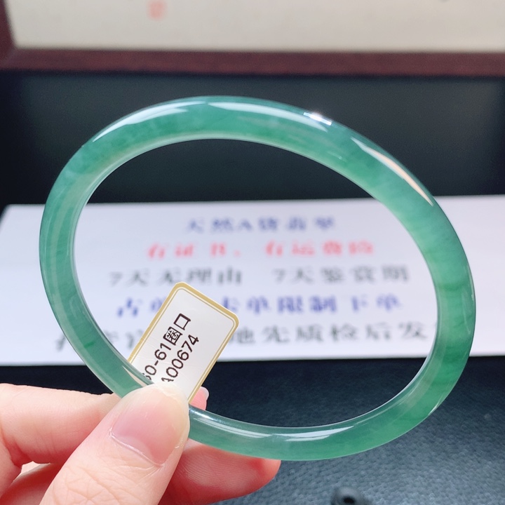 翡翠未镶嵌手镯翡翠手镯76