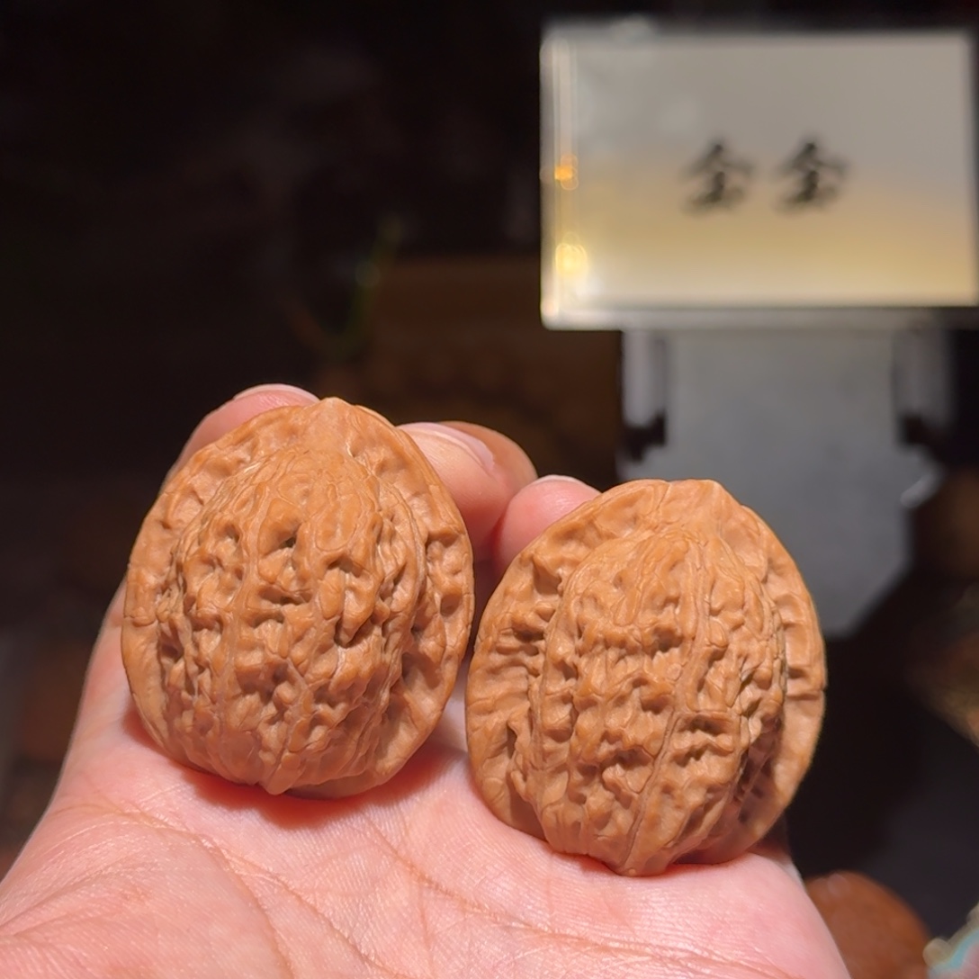 把件核桃061原树玉观音，尺寸35