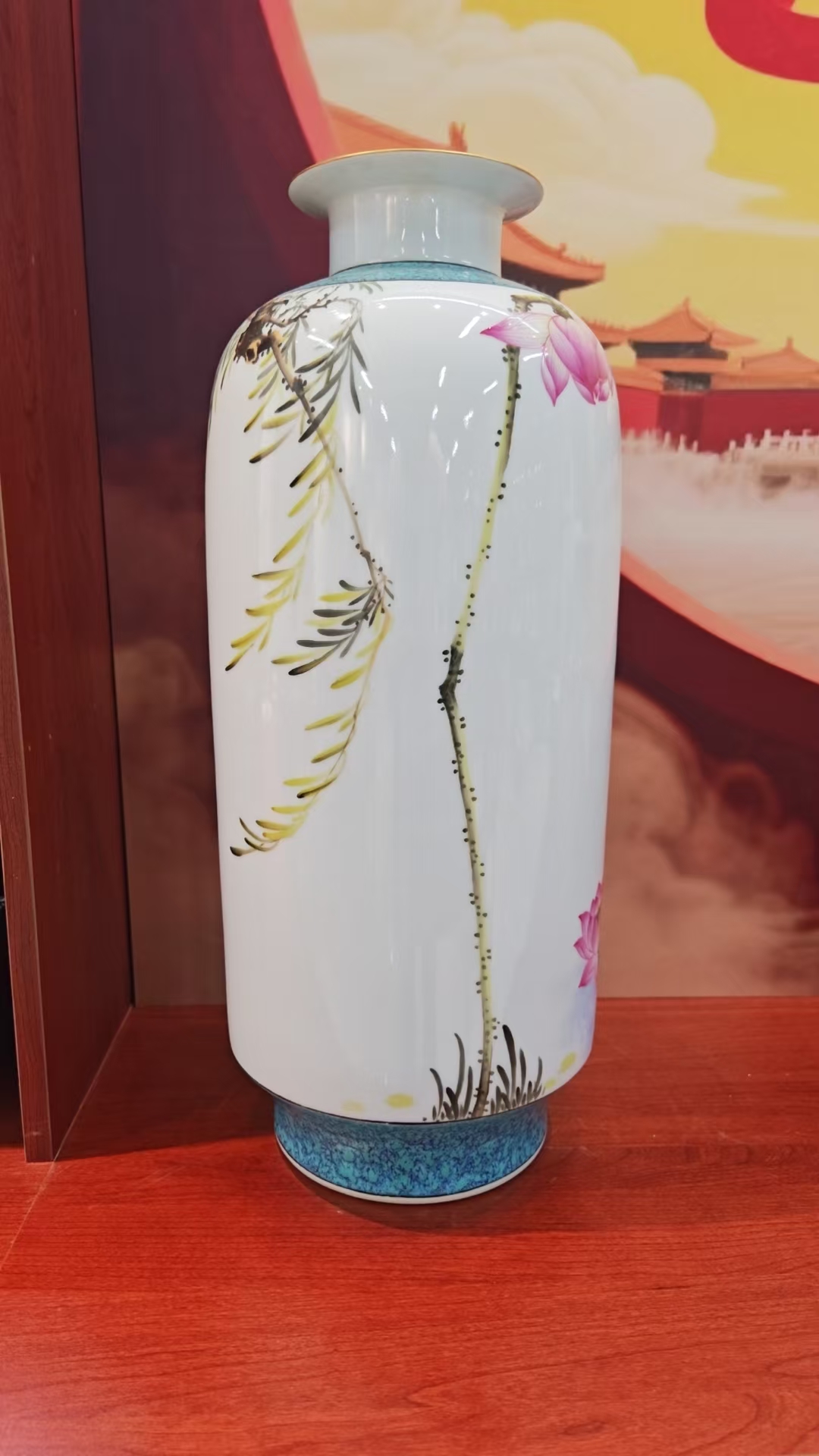 【景德镇】高温陶瓷，王国喜荷花长瓶