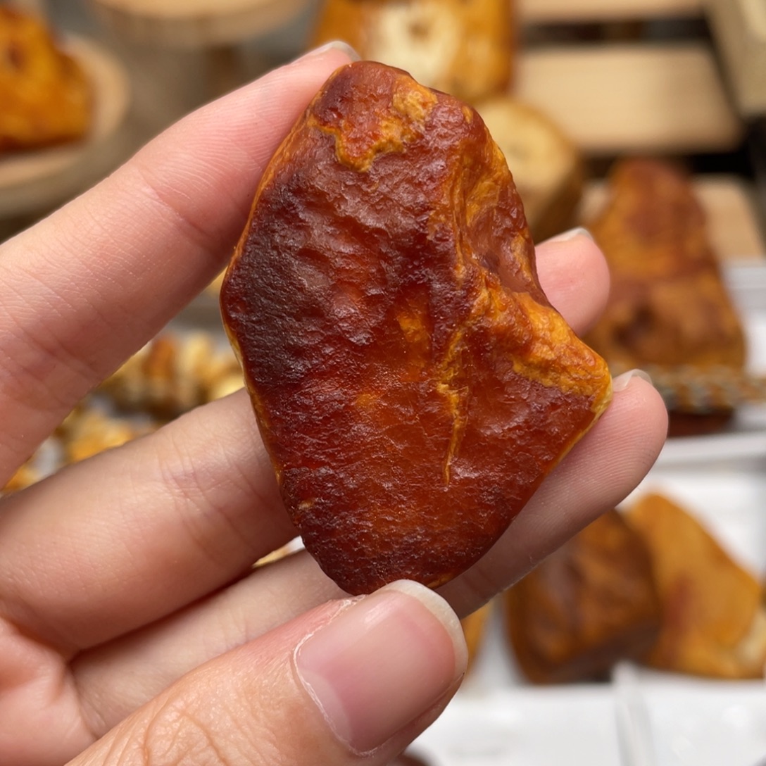 琥珀未镶嵌珠宝奇石