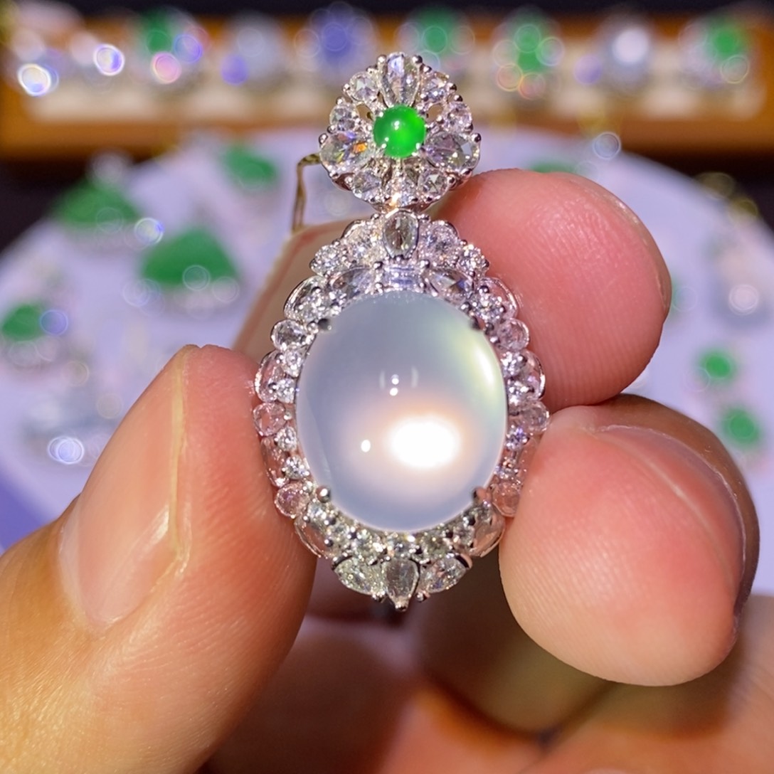 【闪购商品】套链18K金镶嵌翡翠