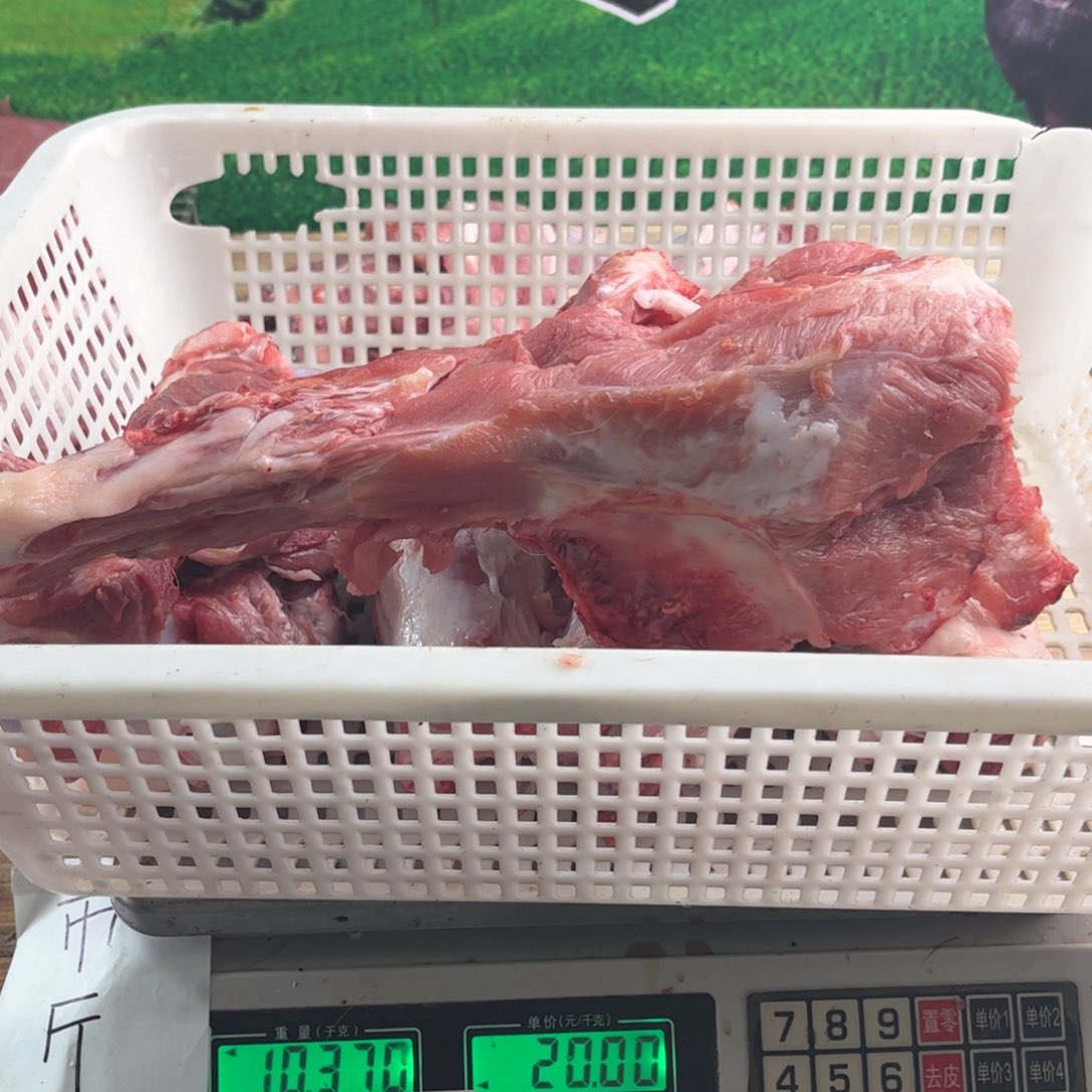中国大陆60包装詹*人黑猪