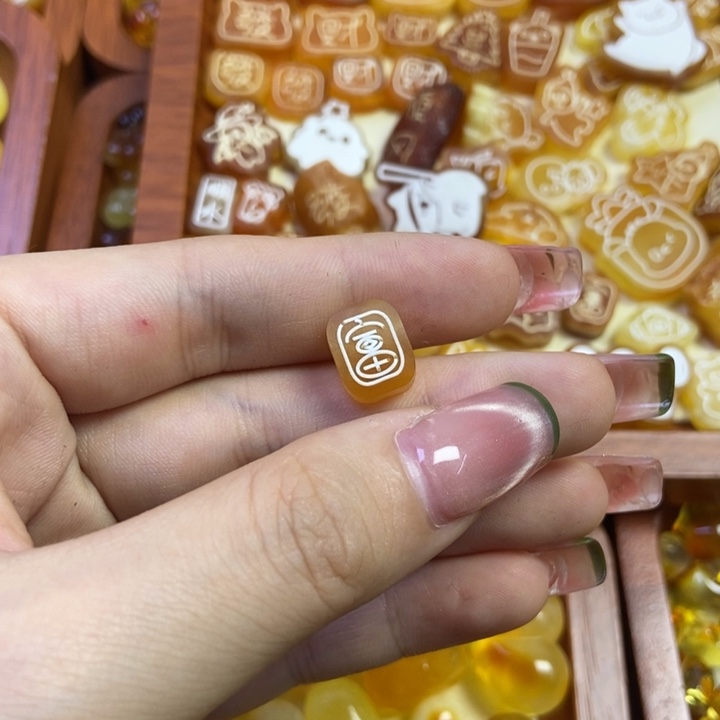 琥珀未镶嵌珠宝奇石原皮
