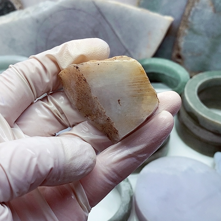 翡翠颈饰未镶嵌缅甸翡翠A货边角