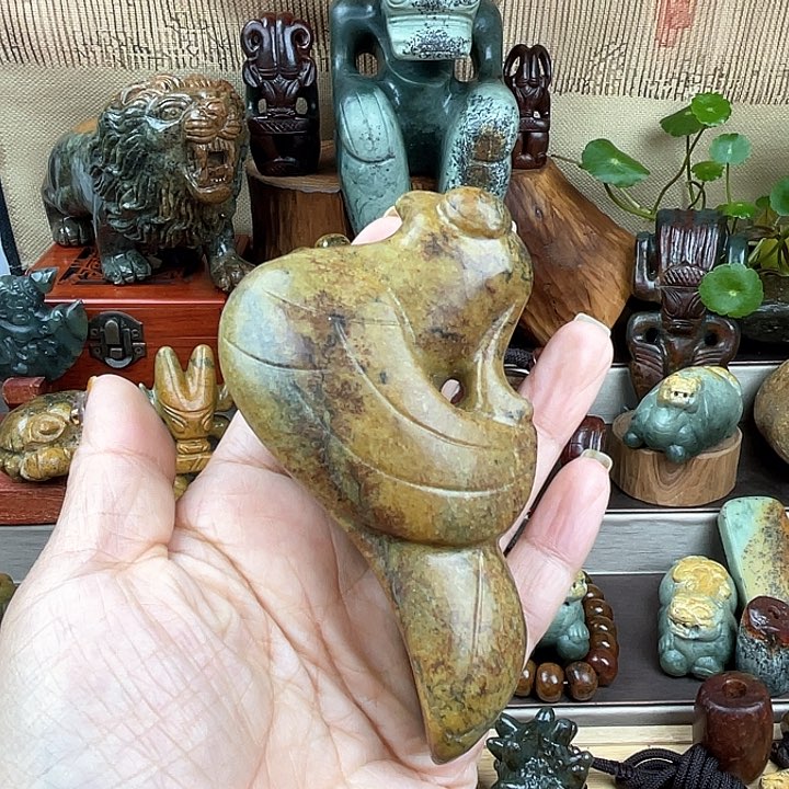岫岩河磨玉（透闪石质玉）把件未镶嵌