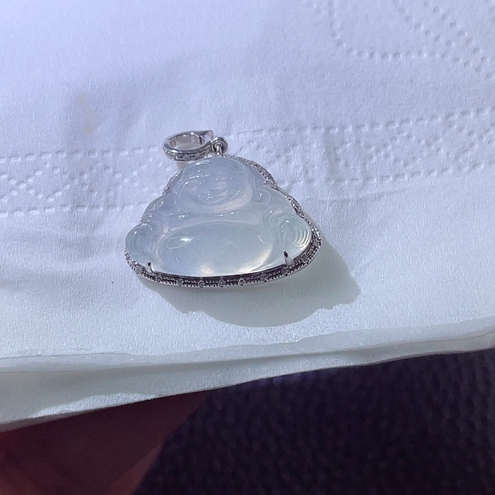 翡翠颈饰18K金镶嵌翡翠