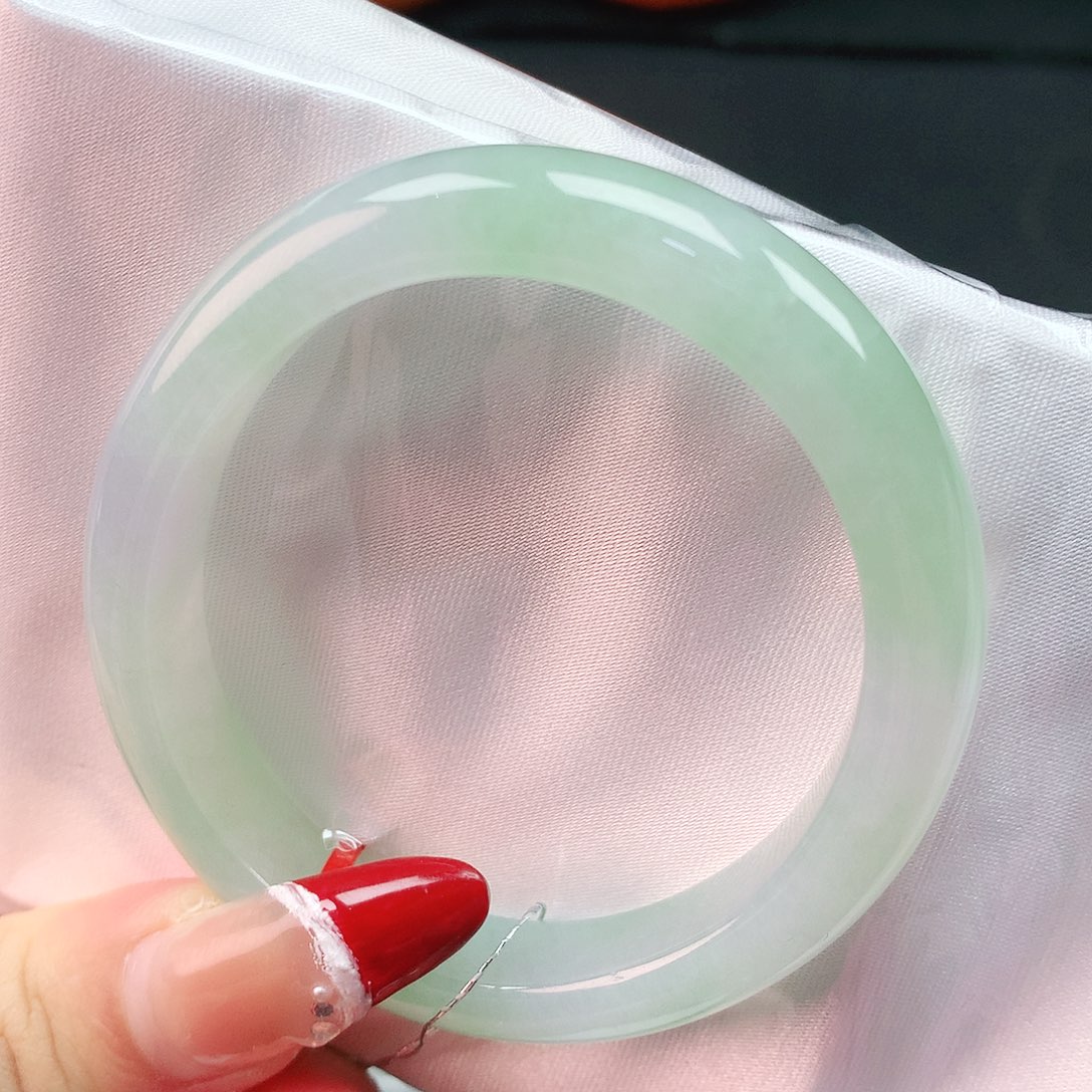 翡翠手镯未镶嵌54贵