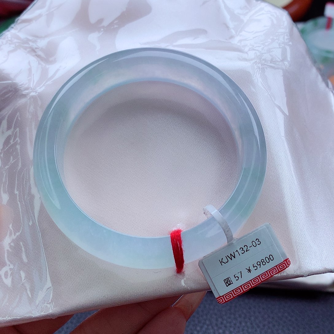 翡翠手镯未镶嵌56.57.58冰透起光淡春彩宽版 光感好