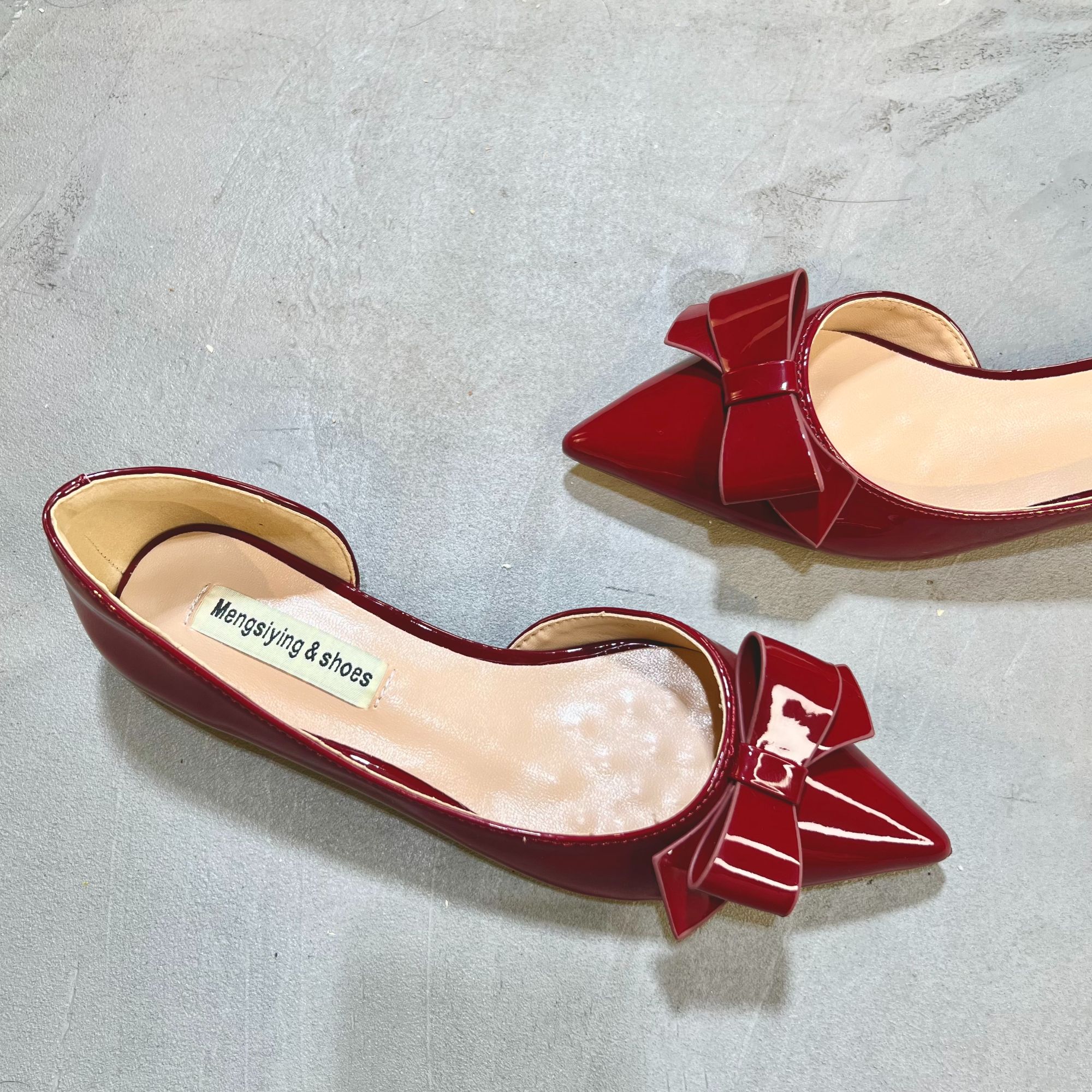 裸色平底鞋女尖头侧空秋季新款千金名媛绝美单鞋简约蝴蝶结工作鞋