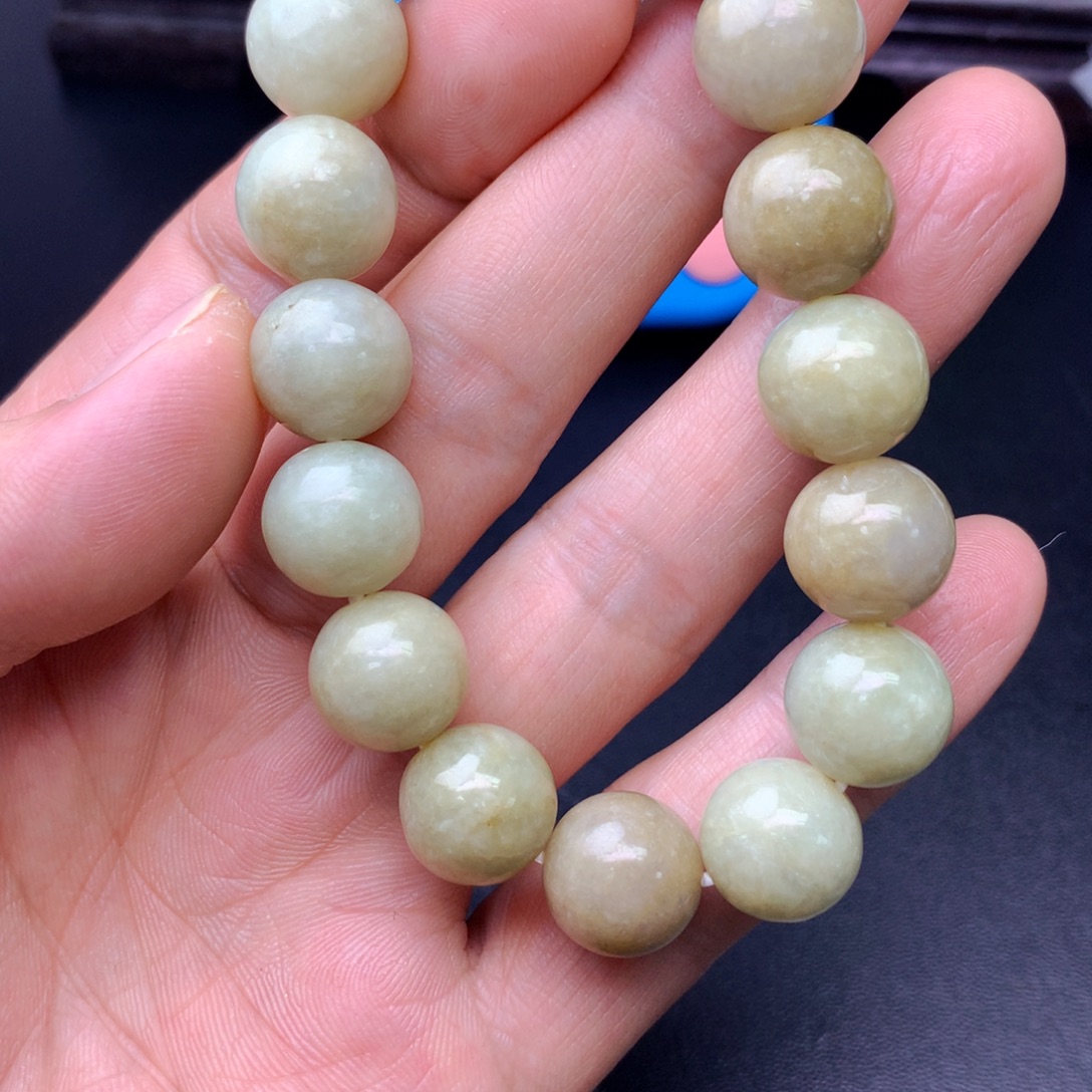 翡翠未镶嵌颈饰翡翠首饰和翡翠珠宝