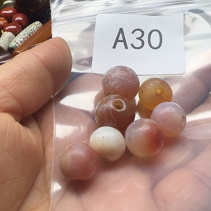 飞***朵玛瑙/玉髓未镶嵌手链