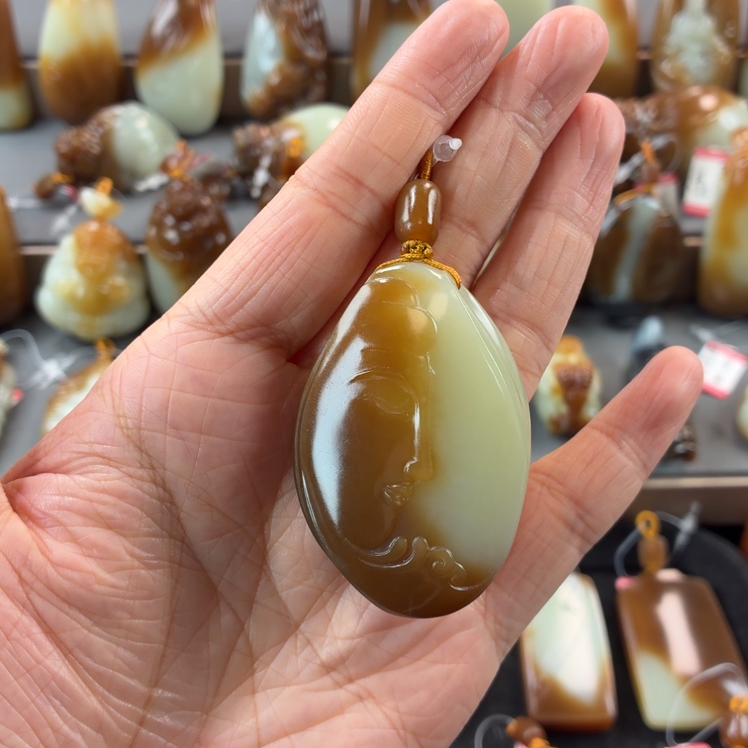 和田玉未镶嵌颈饰