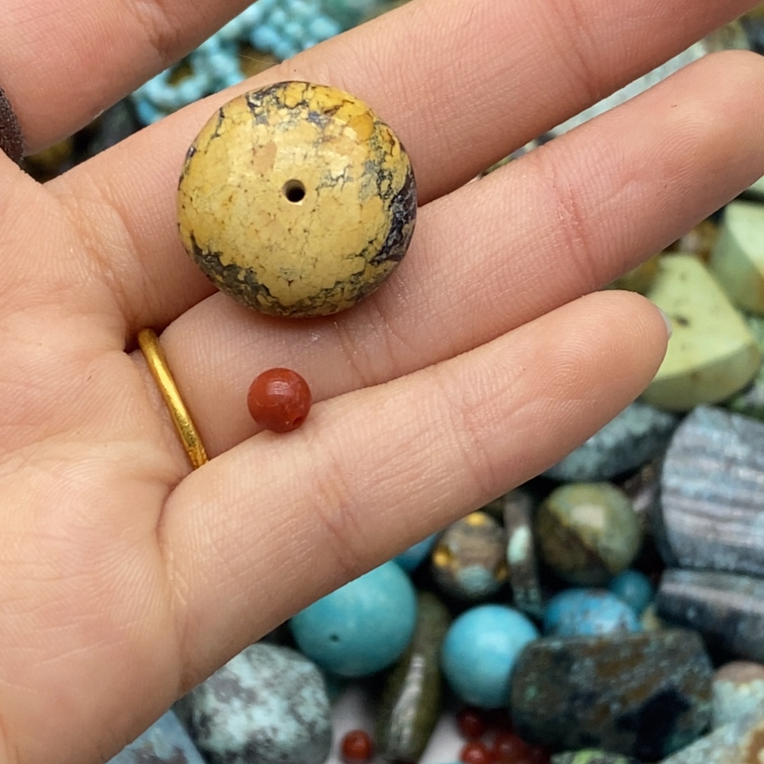 南红玛瑙未镶嵌珠宝奇石