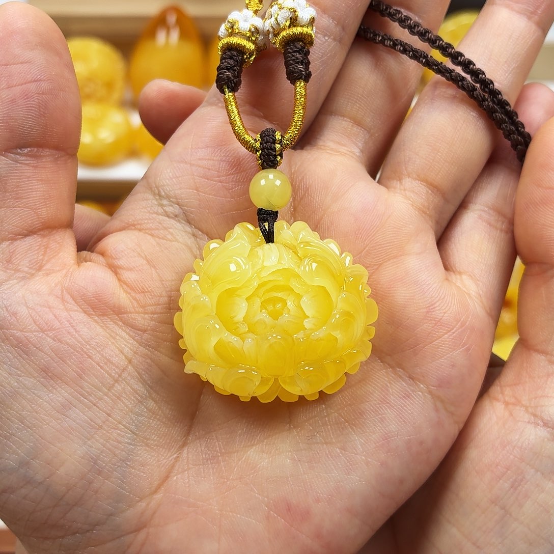 蜜蜡未镶嵌颈饰焦皮浓蜡妖花牡丹花