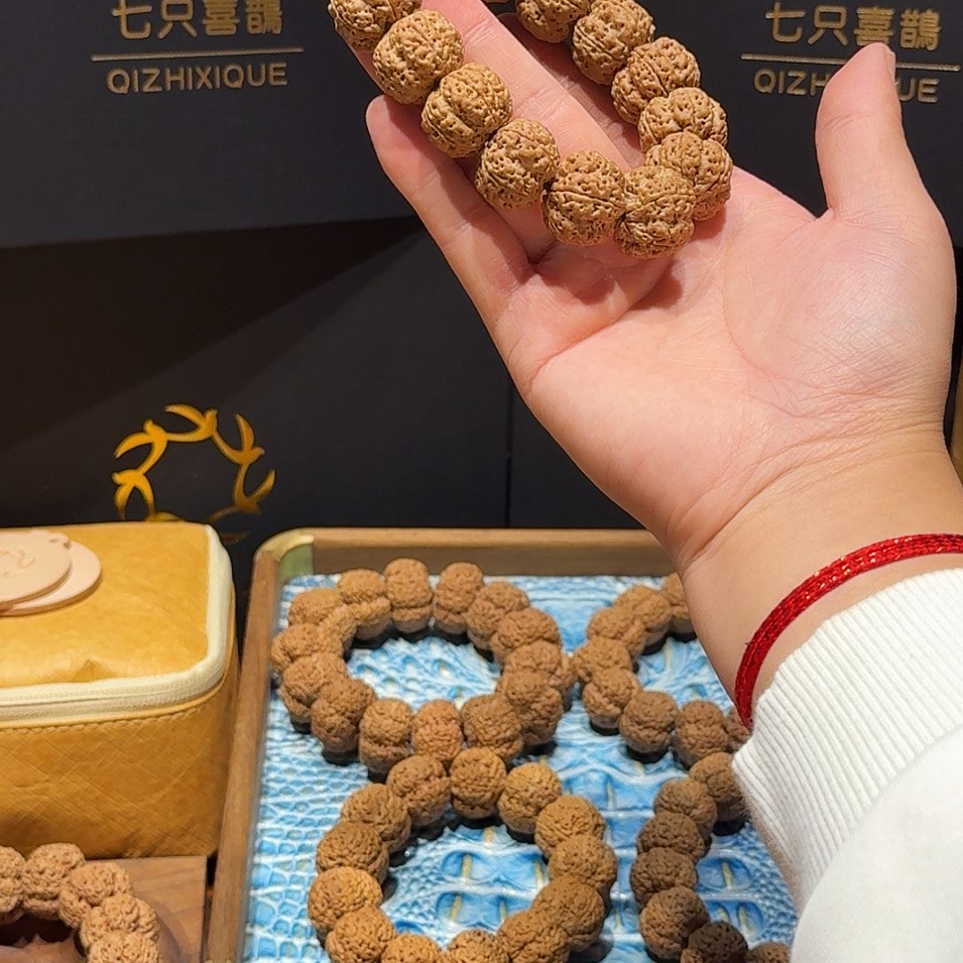 金刚菩提手串牛血红梁梅花金标19毫米