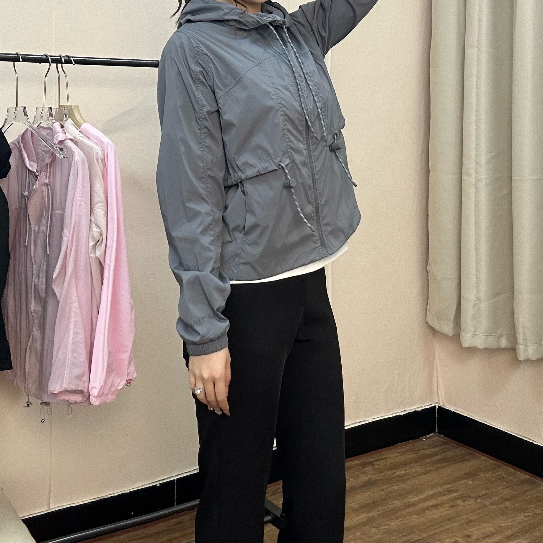 【YU HE】与禾夏季舒适百搭轻薄Lu抽腰连帽防晒外套