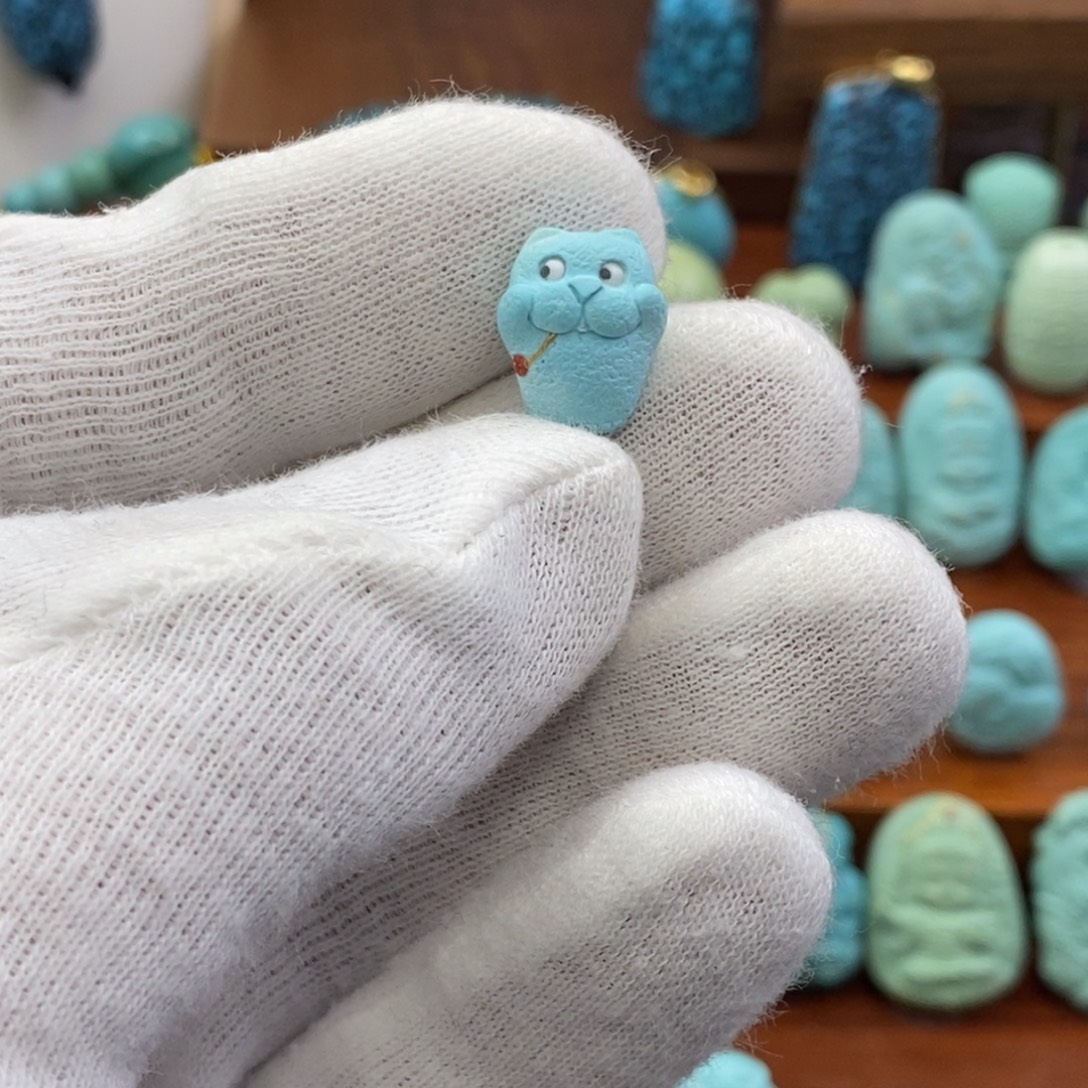 绿松石未镶嵌珠宝奇石