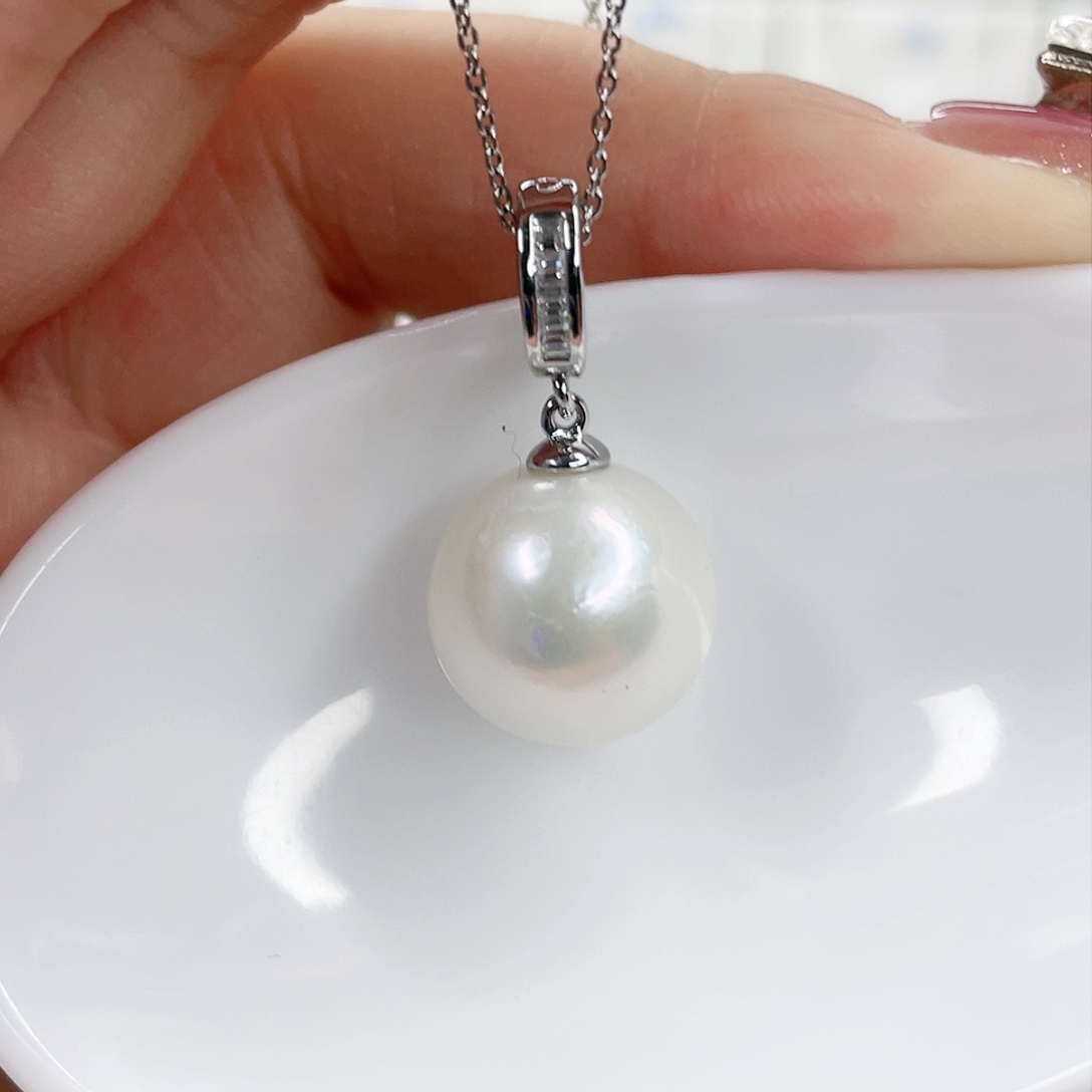 淡水珍珠颈饰18K金镶嵌