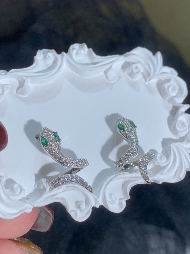 925银银制品 925银 灵蛇耳钉气质