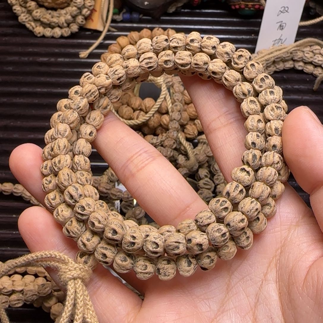 柏香籽/百香籽吊坠✎**張