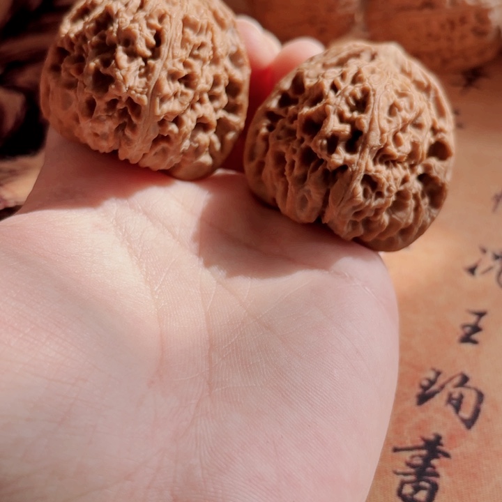 文玩核桃吊坠j****子42正三角南疆石