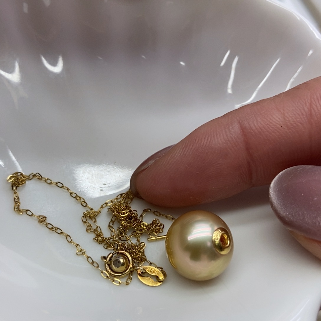 18K金镶嵌海水珍珠吊坠(赠链)