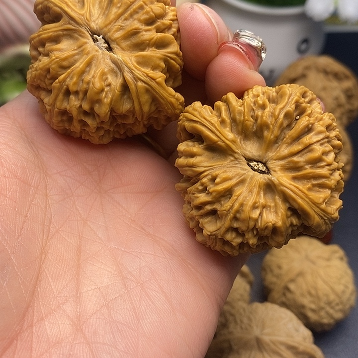 浩***浩文玩核桃吊坠南疆46