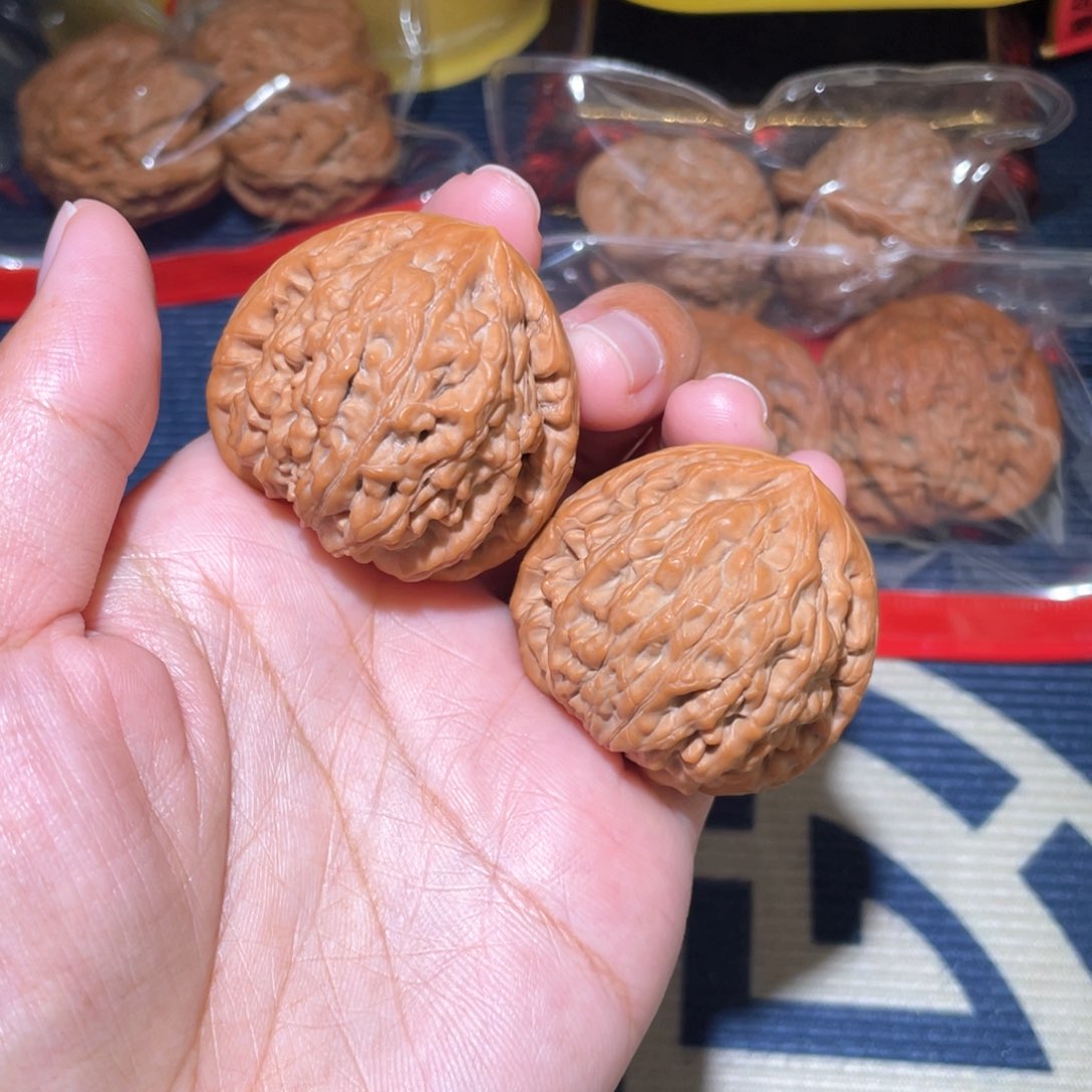 文玩核桃吊坠虎头王40